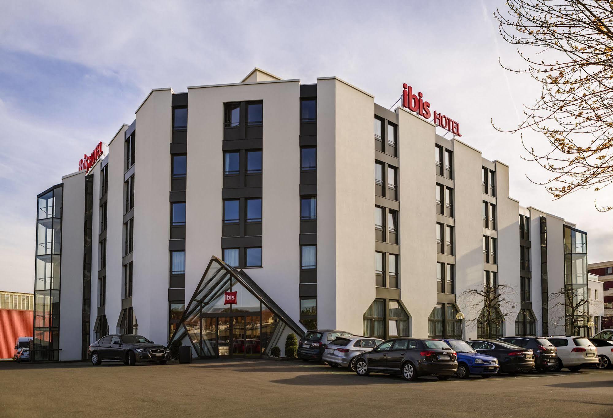 Ibis Lausanne Crissier Exterior foto